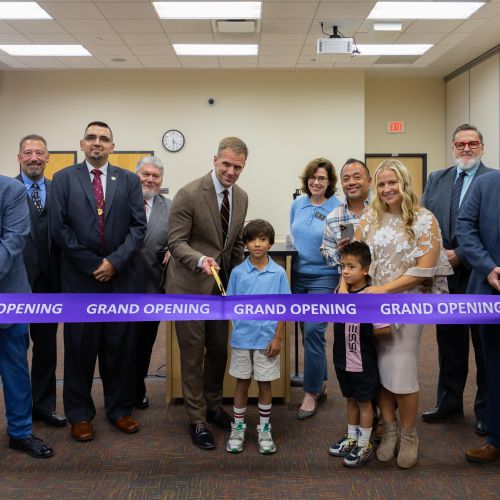Dyslexia Center Ribbon Cutting Group